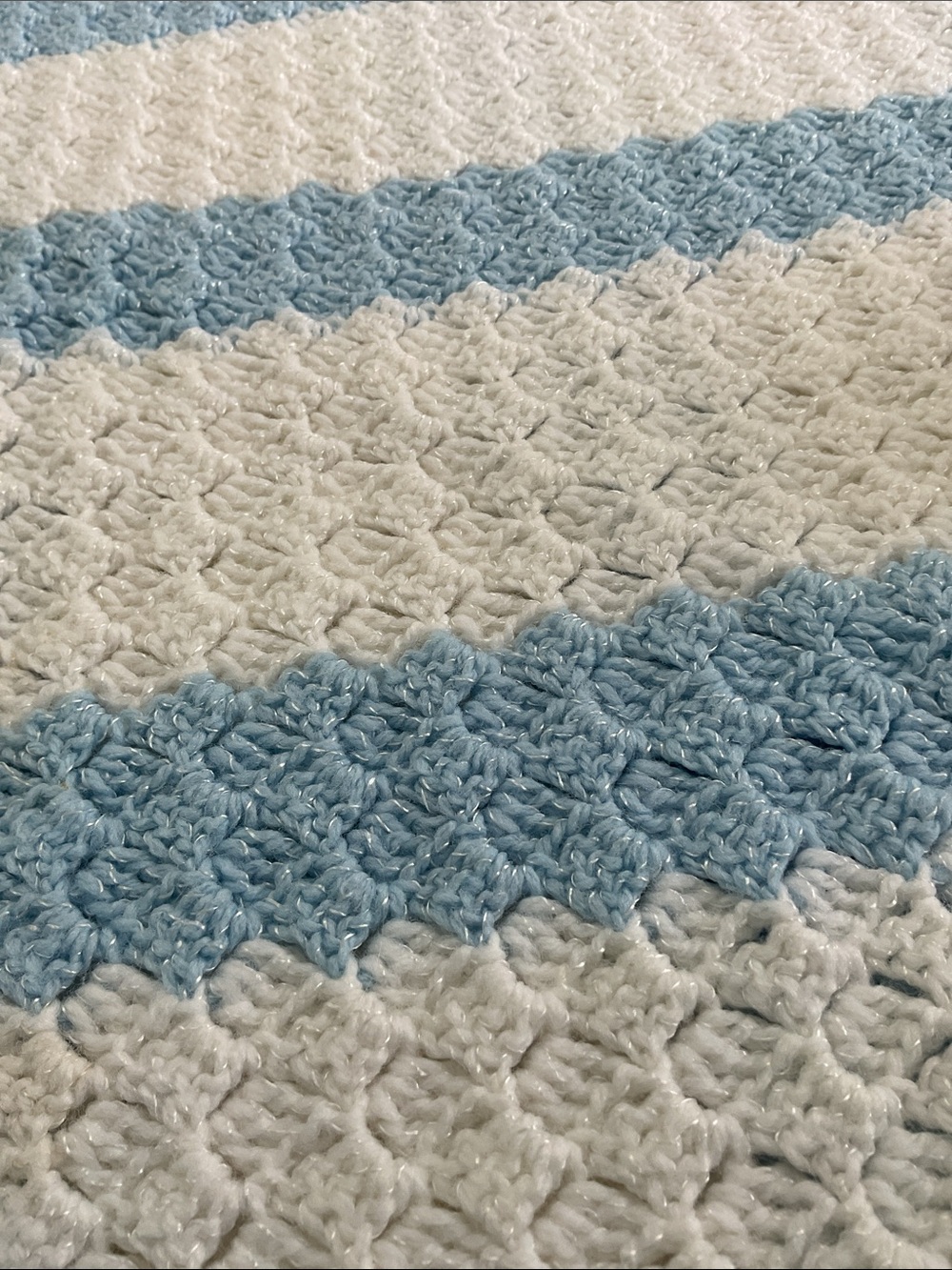 Baby blanket. Hand crocheted. Blue and white. - Picture 2 of 5
